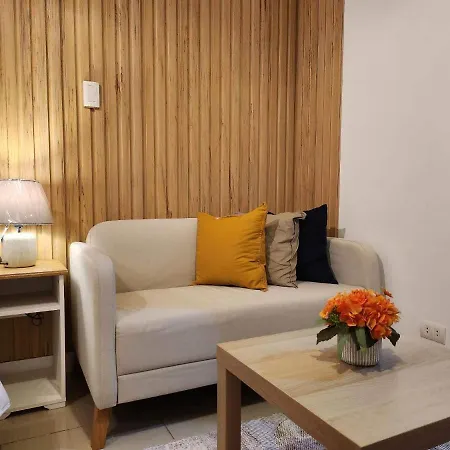 Condo Near Moa At Shell Residences Queen-Bed Pool View