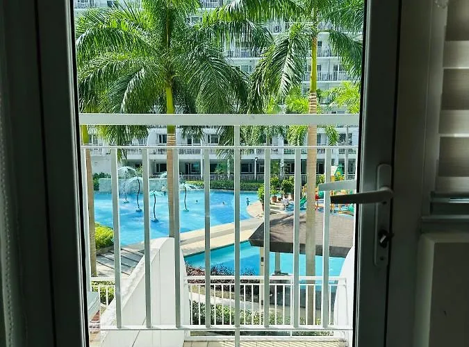 Near Moa At Shell Residences Queen-bed Pool View Apartahotel Manila